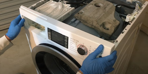 Ремонт стиральных машин Whirlpool в Серпухове – сервис от Мастер24, цены от 2032 руб